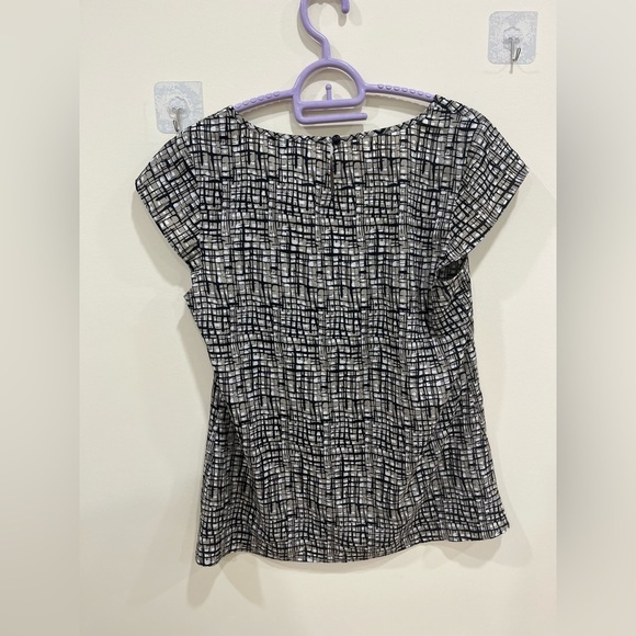 Monochrome Grid Pattern Blouse - Picture 2 of 7
